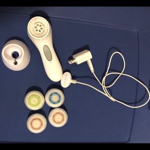 Clarisonic Mia 3, charger, stand, & 4 brush heads